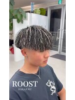 ルースト 原宿店(ROOST)&nbsp;刈り上げセンターパート/波巻きツイストスパイラル/原宿