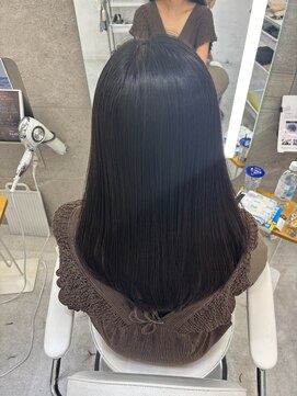 アナ ラーナ(Anna Lanna) モカグレージュ、レイヤーカット、メテオカラー