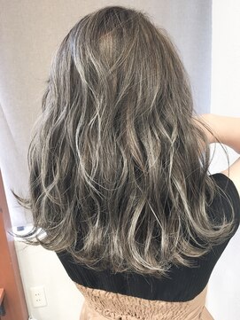 オリ(‘Oli) 3Dハイライト_プラチナグレイジュ