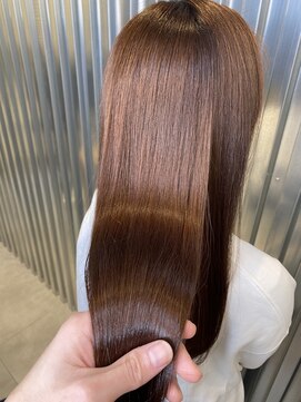 ジーナ 博多(Zina) ホワイトアッシュエアリーミディ/黒髪ショートパーマ