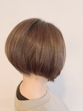 ブロッサム 若葉店(Blossom) 大人かっこいい刈り上げ前下がりボブ20代30代40代50代
