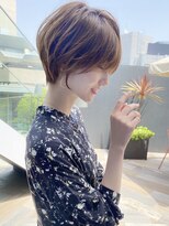 アンド ストーリーズ(&STORIES)&nbsp;大人可愛い前髪ありのひし形耳掛けショートボブ　20代30代40代