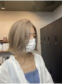 ハイトーングレージュ