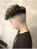 メンズ刈り上げ前下がりマッシュスペインカールスキンフェード
