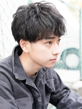 カライング(ing) スーツ短髪ツーブロック束感モテる黒髪シークレットパーマ流行