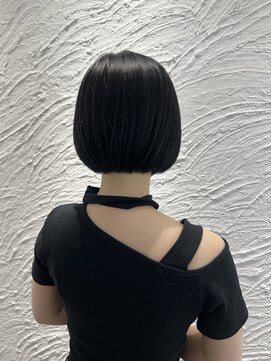 アマレット(Amaretto) 【艶髪質改善】ブルーブラックショートヘア@富澤翼