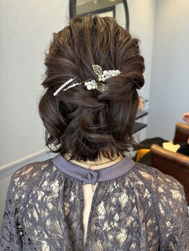 ミラレスカ 栄(MIRA RESCA) ハーフアップアレンジ