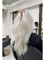 ミー(MI)&nbsp;外国人風イメチェン◆ホワイトブロンド/ブリーチ