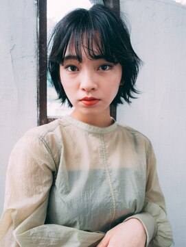 ヴィカーム(VICALM) ショート外ハネ  レイヤーカット レイヤーボブ ブルーブラック