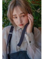 ヘアデザイン ソラ(Sola)&nbsp;大人可愛いグレージュカラーワンカール顔まわりレイヤーボブ