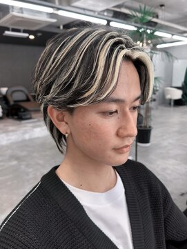 エデアンルクラ 下通(EDEAN Leclat) 熊本メンズハイライト 毛流れセンターパート メンズメッシュ