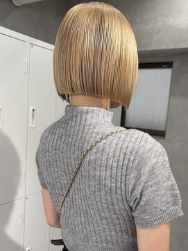 スウィープ(sweep) ハイトーンボブ/ブロンドベージュ/ケアブリーチ