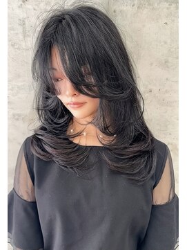 ヌエン 渋谷(NU/EN) 重さを残した海外トレンドヘアバタフライカット