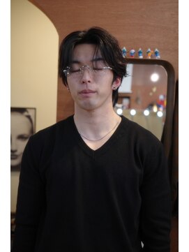 エディ(Edy) センターパートニュアンスパーマ韓国ヘアカルマヘア眉毛カット