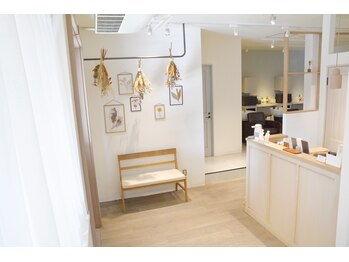 カミーノプラス(Camino+)の写真/【柏駅3分】6席のみ少人数制サロン♪マンツーマン施術で年間９１００件のクセ・うねり対応サロン◇