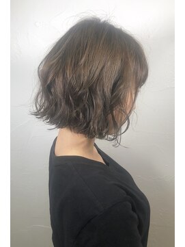 ウィロー(WILLOW) 【WILLOW】ラフウェーブボブ