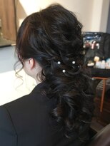 ヘアアンドメイク フルール(FleuR)&nbsp;華やかローポニースタイル