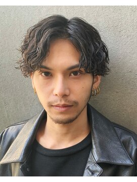 フィフス(fifth) かき上げヘアツイストパーマソフトツーブロックスパイラルパーマ