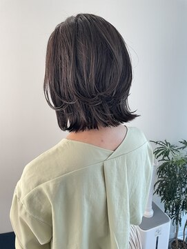 トレス(TRESS) ナチュラルハイライト　外ハネボブ　くびれミディ