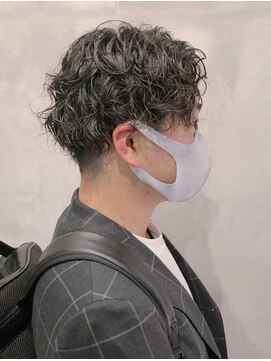 フランクスバーバーリザーブ 人形町店(FRANK’S BARBER RESERVE) スパイラルツーブロックスタイル　y