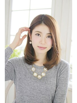 ラクシア(LUXIA) ミディアム内巻きスタイル