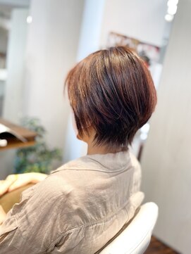 アトリエアルシュ(atelier ARCHE) えり足が浮く生えくせの大人ショートヘア