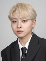 オーシャントーキョーオーバー 渋谷(OCEAN TOKYO OVER)&nbsp;波巻き束感ショートツーブロックマッシュアップバングコンマヘア