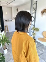 イロ(iro.)&nbsp;切りっぱなしボブ◎ブルーブラック