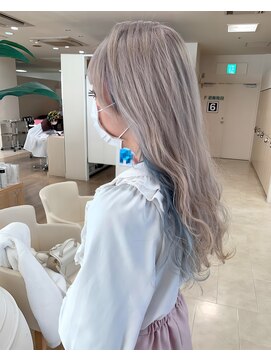 シャルムバイケンジ(Charm.by KENJE) インナーカラー/ホワイト/ブルー/ブリーチ/ハイトーン銀座有楽町