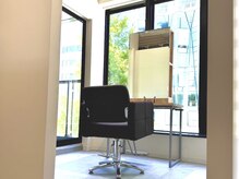 ゆったりとした半個室空間♪【attrait/福岡/大名/半個室/全席個室サロン】