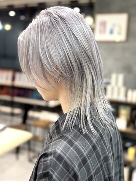 ラック 本厚木店(LUCK) ホワイトシルバー/ウルフ