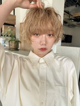 ディッセンバー 神宮前(December) ベージュ/パーマ風/顔まわりレイヤー/ボブ