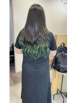 ハイク(HYKE)&nbsp;派手に見せない毛先で遊ぶデザインカラー