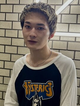 パークレーン アイス イヴェン アネックス(PARK LANE ICI yeven.anx) 春の大人ブリーチ◎センターパートで清潔感ハイトーン