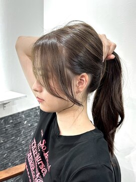 リリー(Re.ly) 顔まわりカット