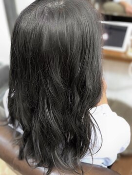 ビランチェ 池袋(bilancia) ダークアッシュ/グレージュ/カーキ/アースカラー/池袋/池袋東口