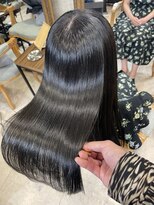 アンフィユヌキャトル(AnFye une Qatll)&nbsp;ブリーチ毛の方を高難易度縮毛矯正で艶髪に変身♪