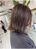 斜めバンググレージュカラーデザインカラーシルキーベージュ