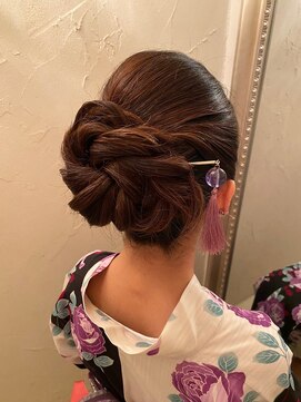 サロンドワン(SALON DE 1) #シニヨンヘア