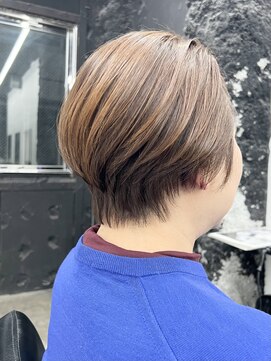 ココ 本八幡(KOKO) 黒髪クラゲヘアーオリーブグレー小顔ココアベージュ卵型ショート