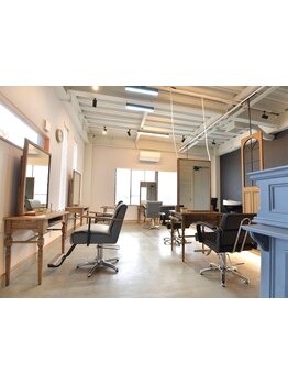 少人数だからこそ落ち着いた空間で、特別な時間を。髪のお悩みをぜひ【Calme hair】へご相談ください☆