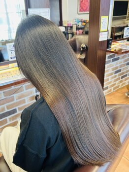 ラニティック(Lanitic)の写真/【デザイン×美髪】手触り、指通りも抜群の大人女子も納得の自然なストレートヘアに♪
