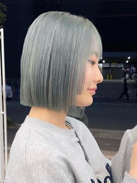 ニトバイアンキシム(nit by ahnkism) ボブミルクティーベージュブリーチダブルカラー堀江