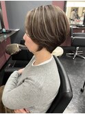 白髪染めなしの白髪ぼかしハイライト　ミルクティーベージュ
