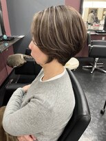 アイズ 渋沢(AIZU)&nbsp;白髪染めなしの白髪ぼかしハイライト　ミルクティーベージュ