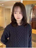 ミディアムレイヤー　透け感グレージュ　艶髪　/ 山根優
