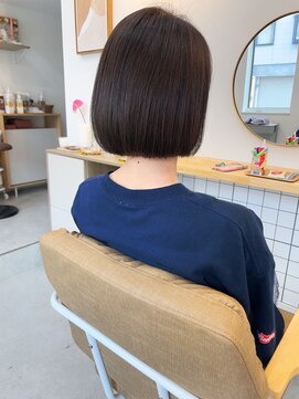 ソフト(soft) 大人ボブグレージュ白髪ぼかし切りっぱなしボブ20代30代40代50代
