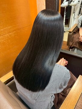 ナナナ パレナ 大津膳所店(nanana parena) 夏のダメージに◎ミネラル補修で叶える、自然なツヤ感/縮毛矯正