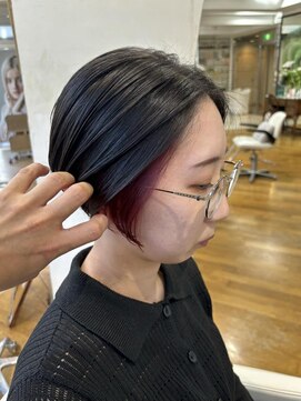 オブヘアージユウガオカ(Of HAIR Jiyugaoka) 【ショートボブ インナーカラー】