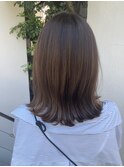 透明感ハイライトグレージュミディアムレイヤー切りっぱなしボブ